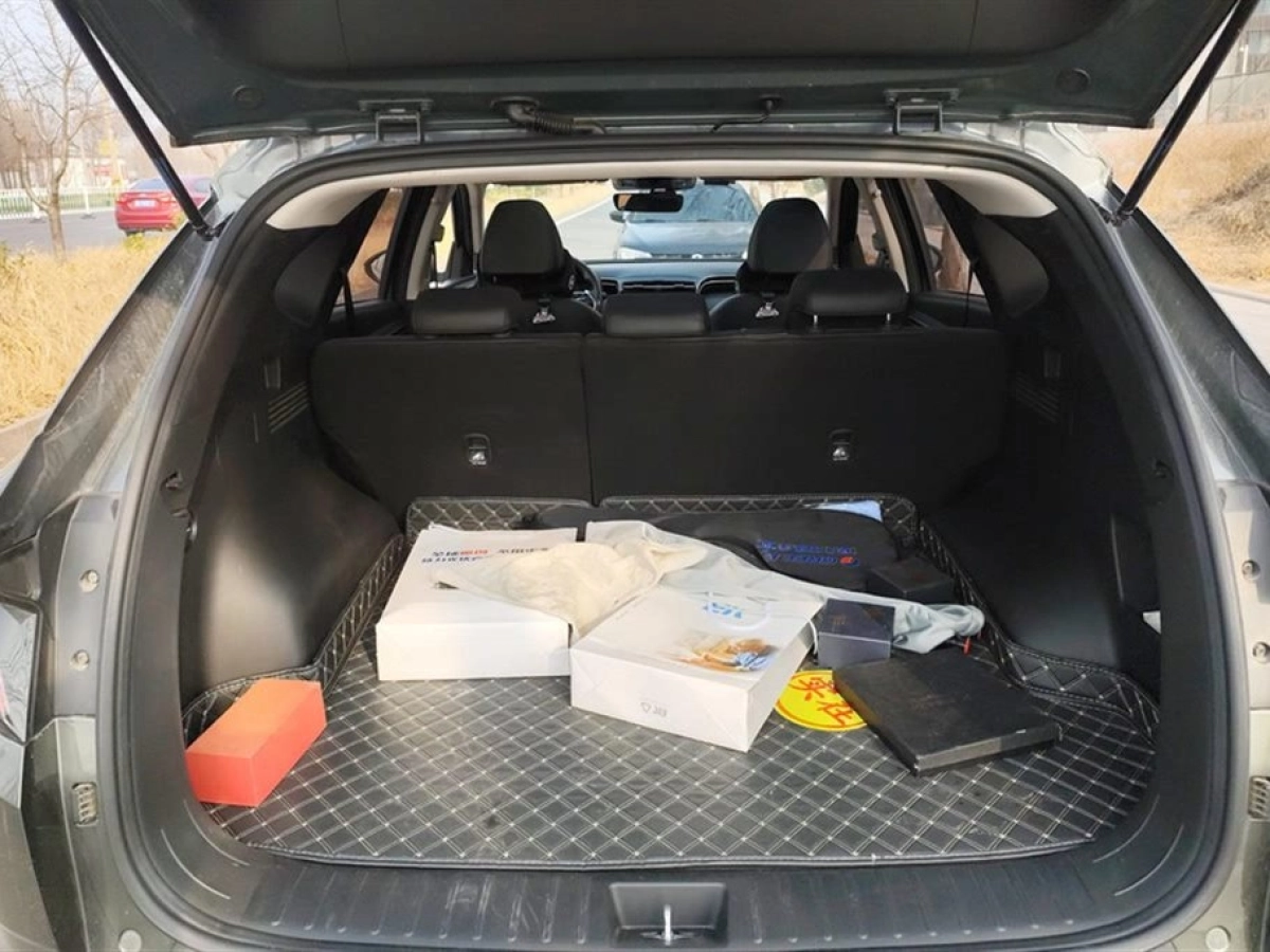 HYUNDAI TUCSON