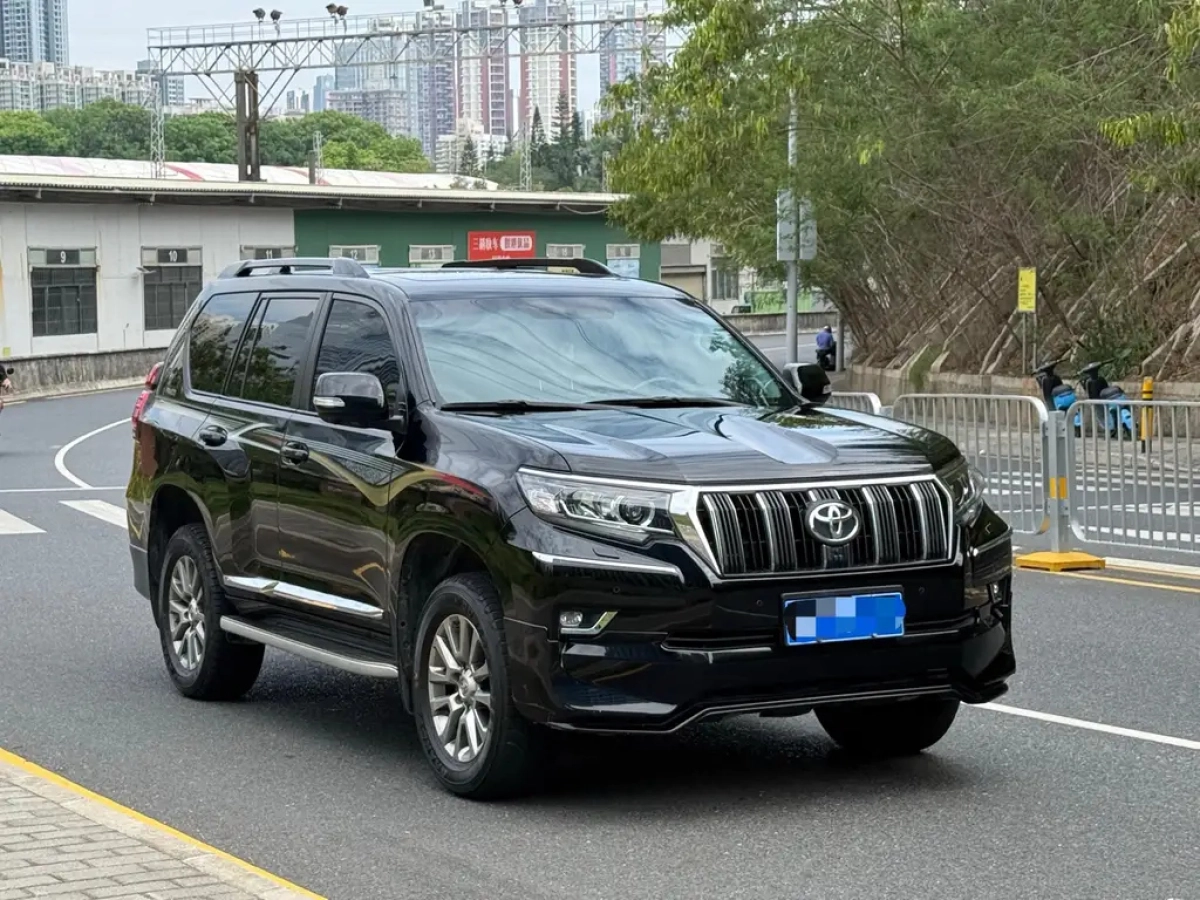 TOYOTA PRADO