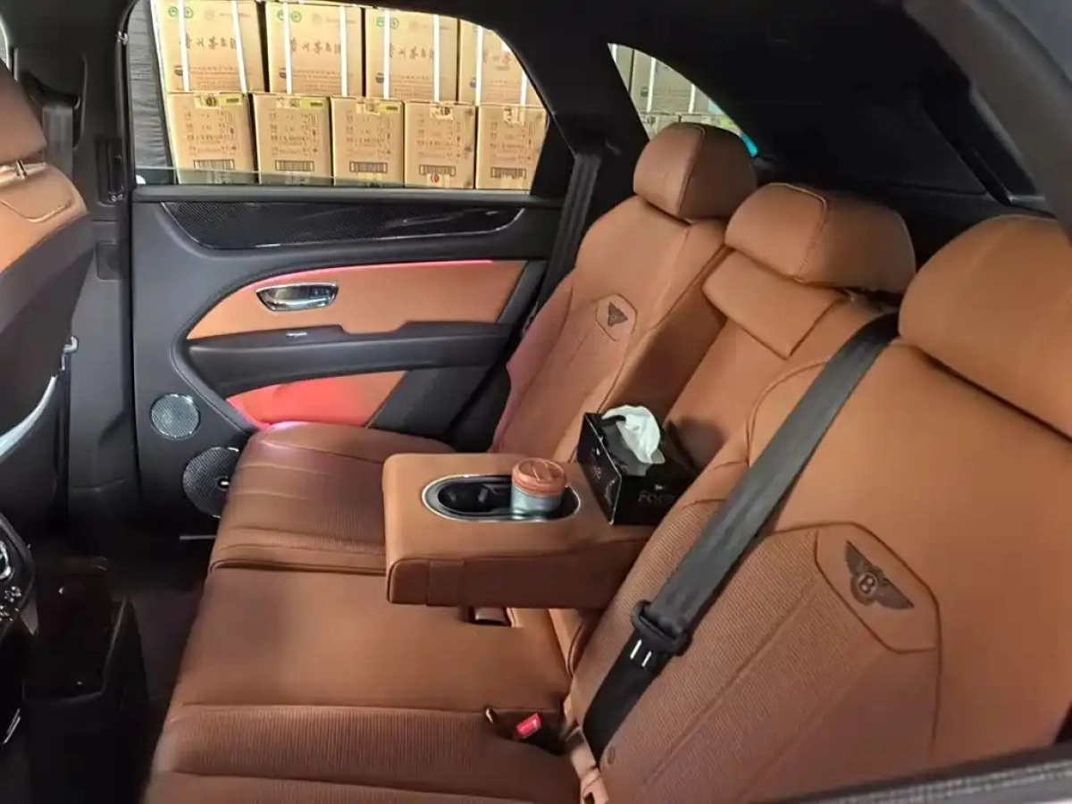 BENTLEY BENTAYGA PLUG IN HYBRID