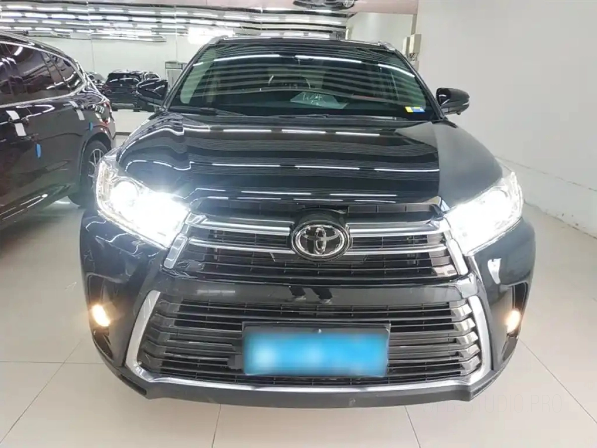TOYOTA HIGHLANDER