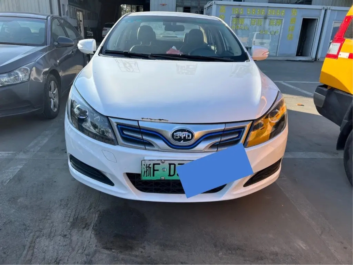 BYD E5