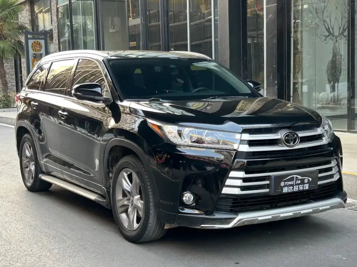 TOYOTA HIGHLANDER