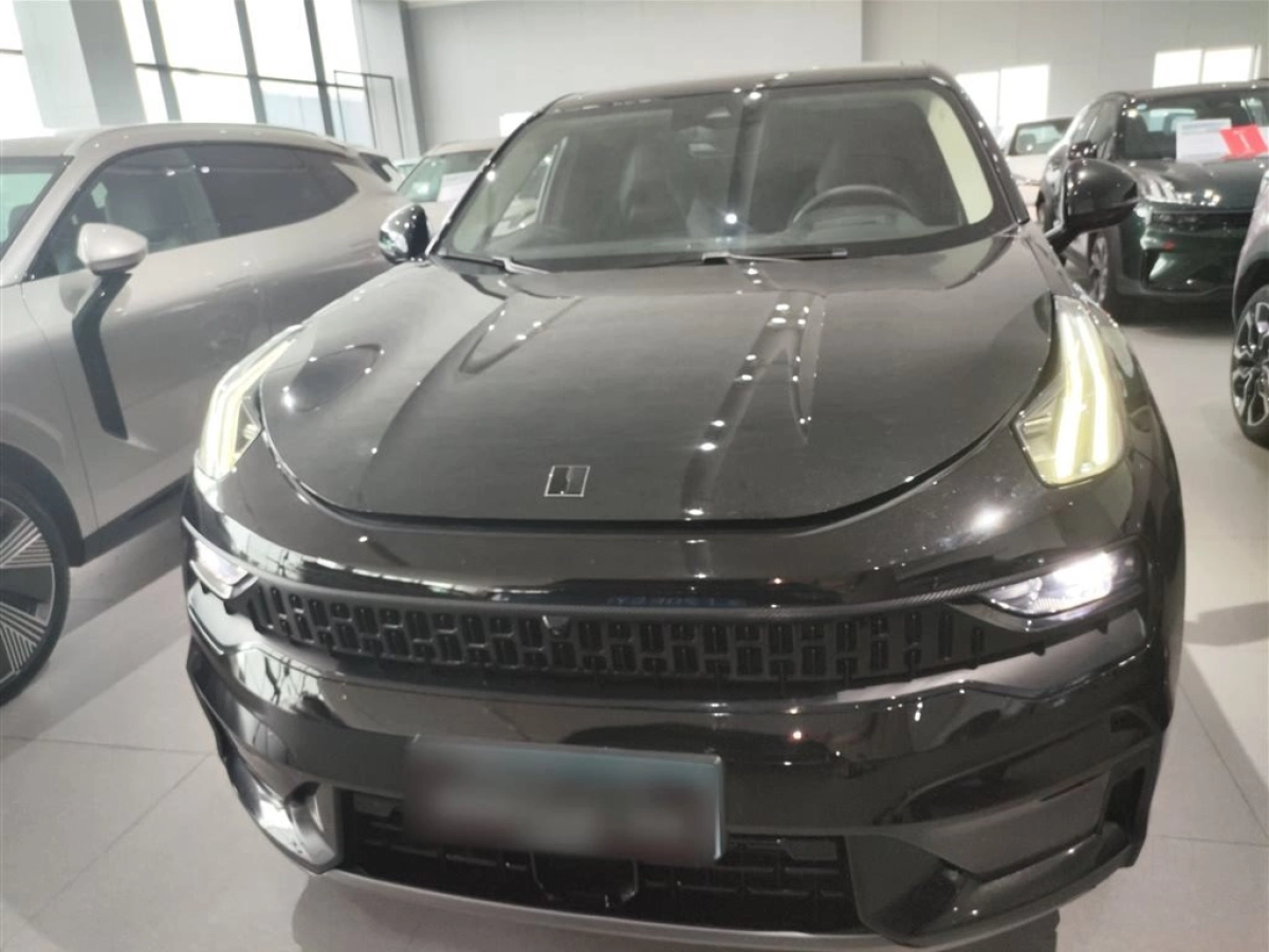 LYNK&CO 05