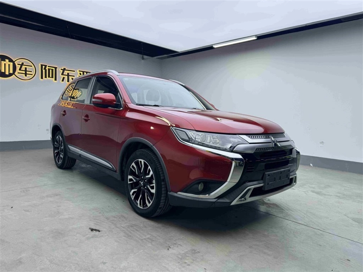 MITSUBISHI OUTLANDER