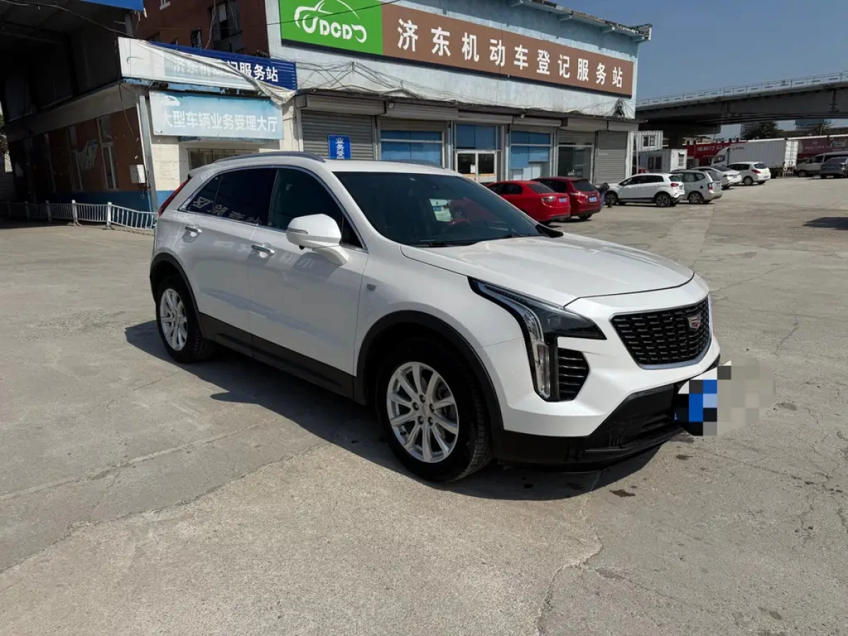 CADILLAC XT4