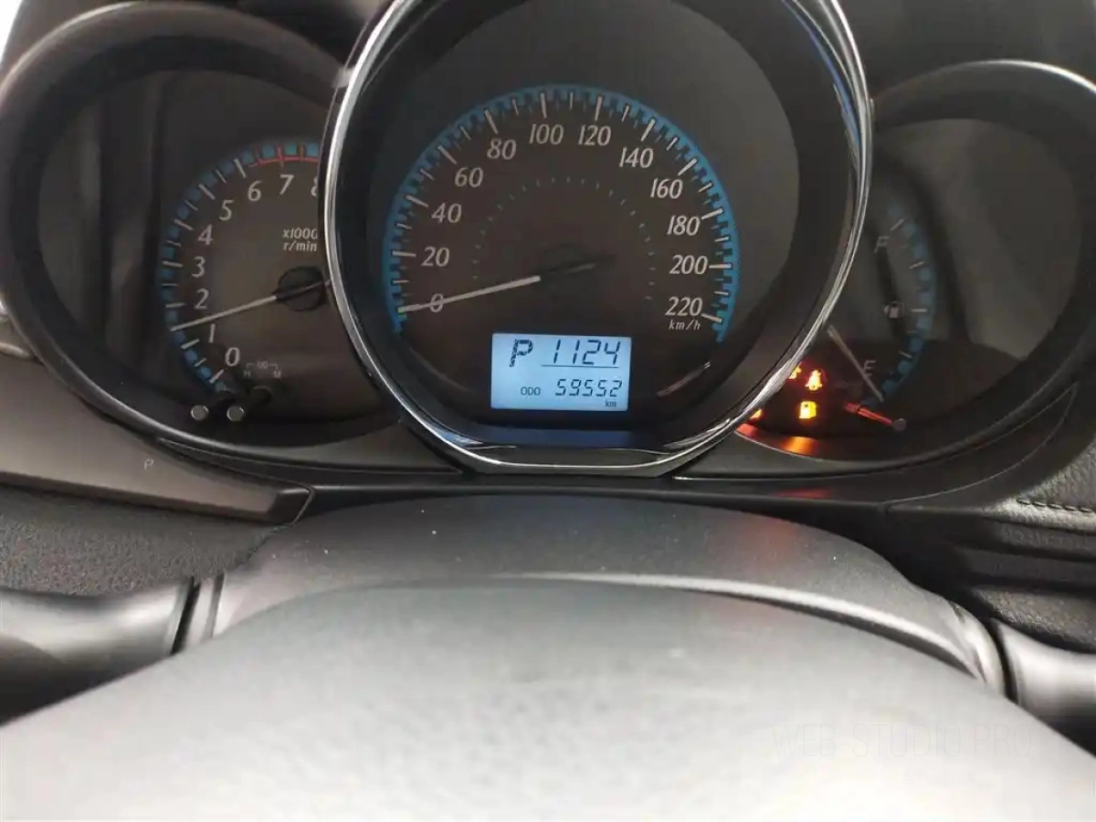 TOYOTA YARIS L DAZZLING