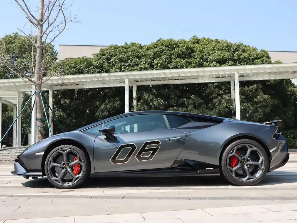 LAMBORGHINI HURACAN