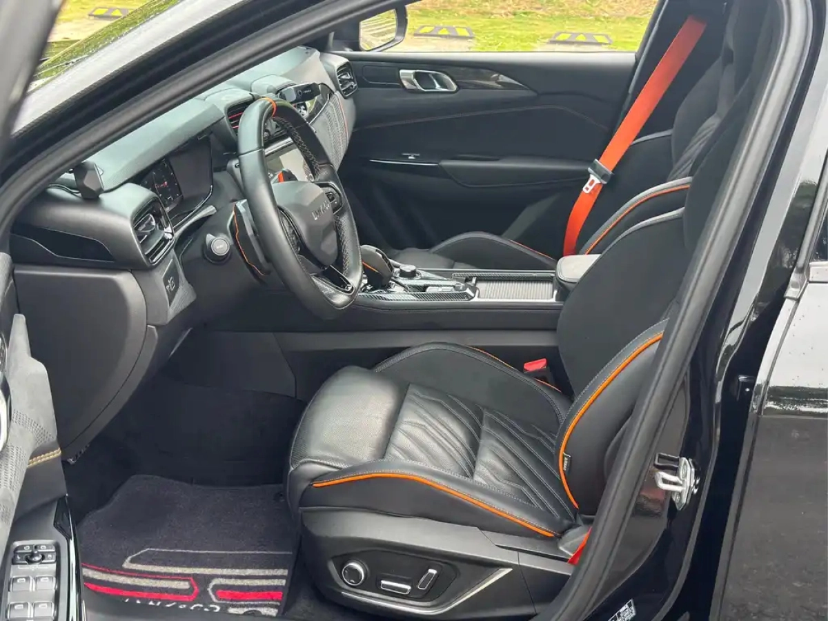 LYNK&CO 02 HATCHBACK