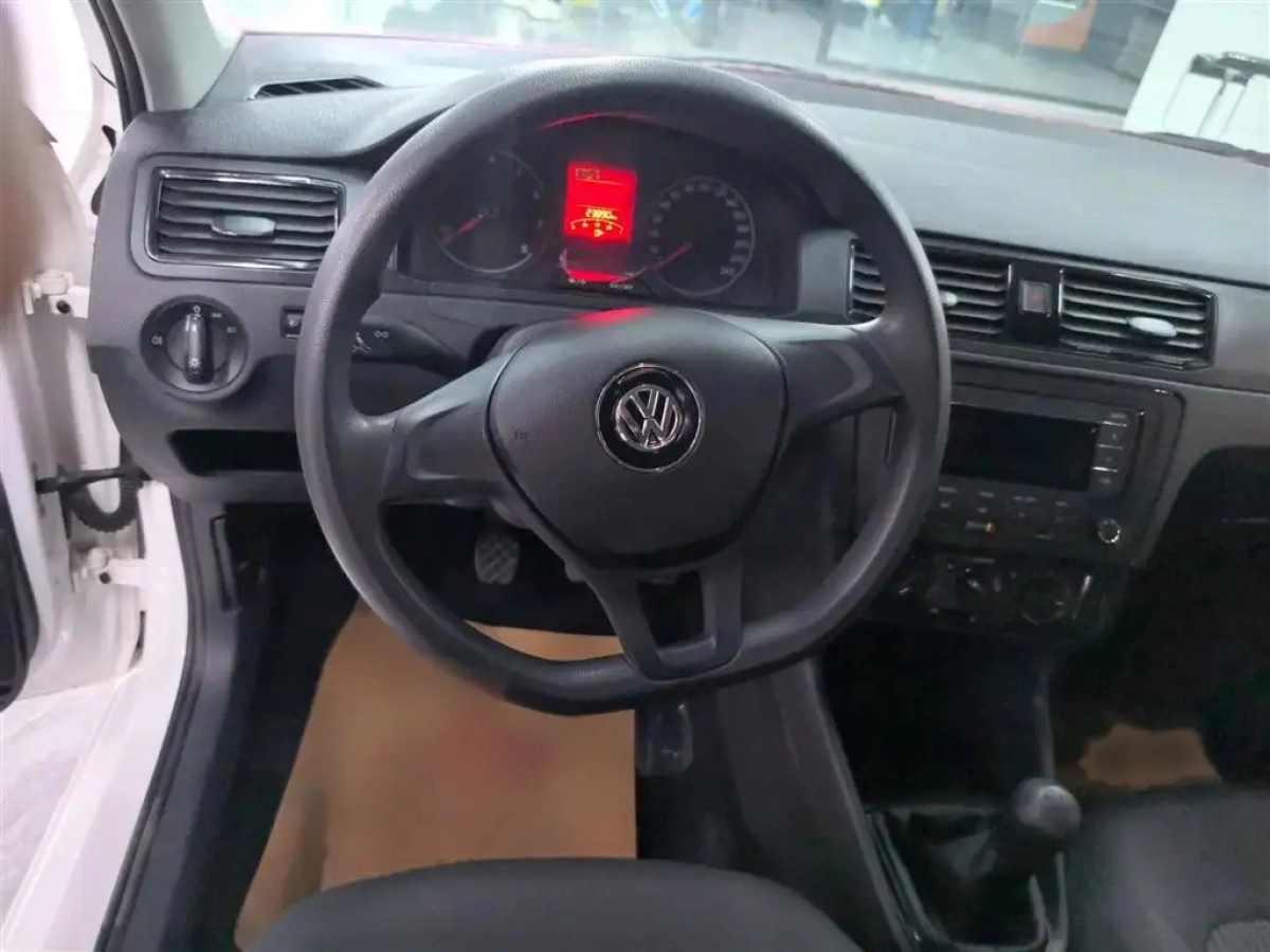 VOLKSWAGEN SANTANA