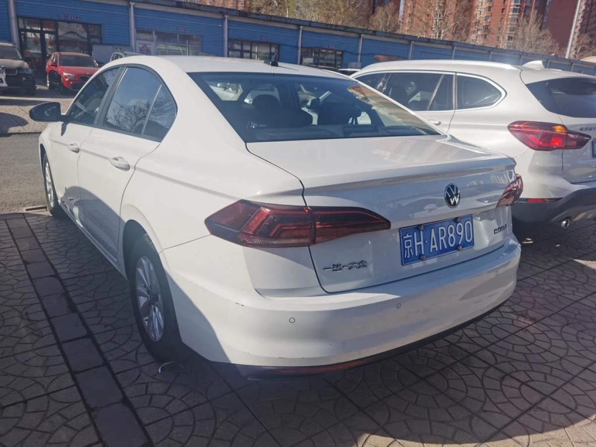 VOLKSWAGEN BORA