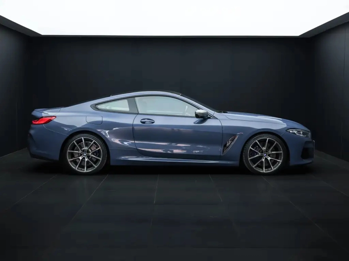 BMW 8-SERIES