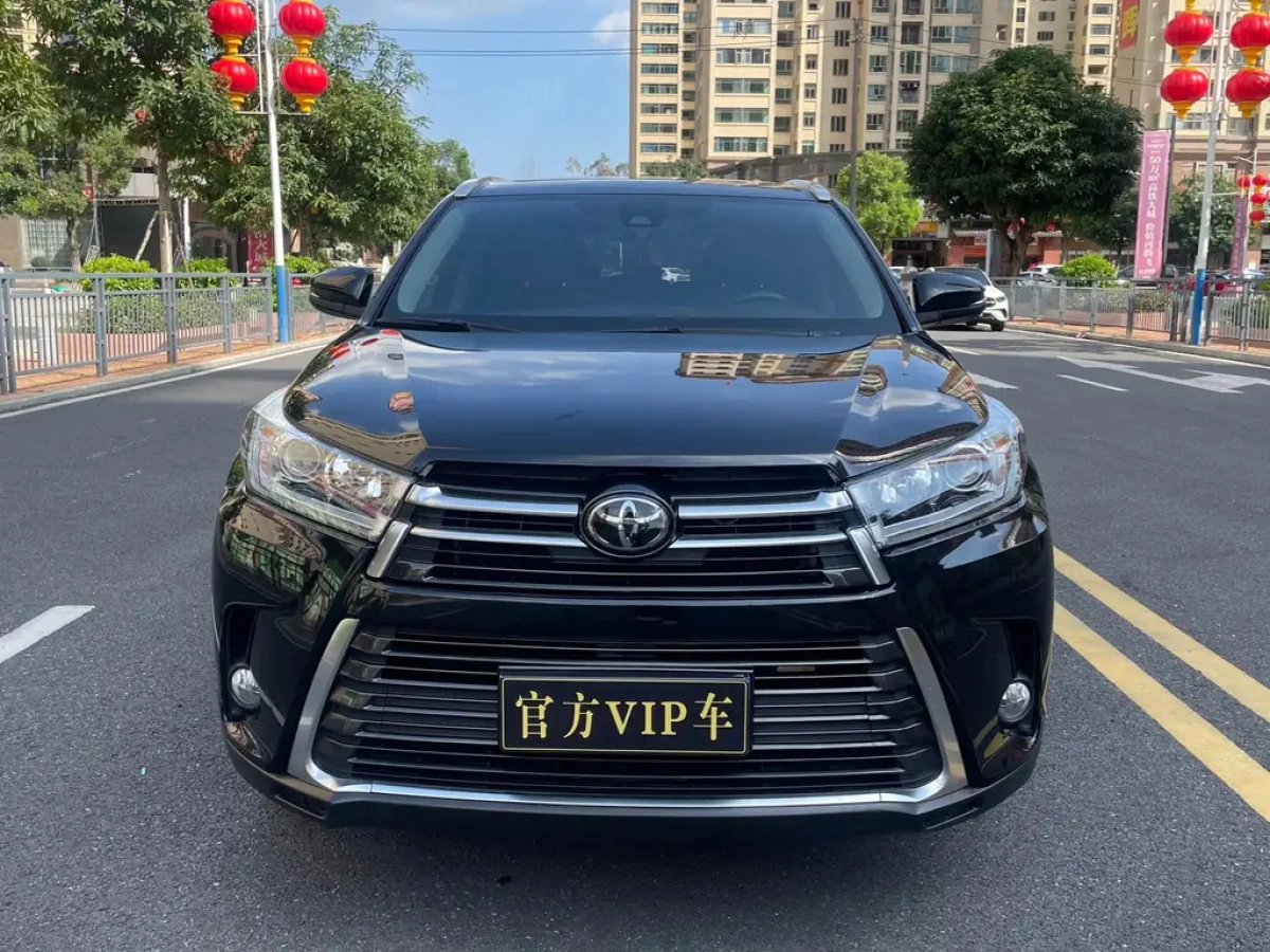 TOYOTA HIGHLANDER