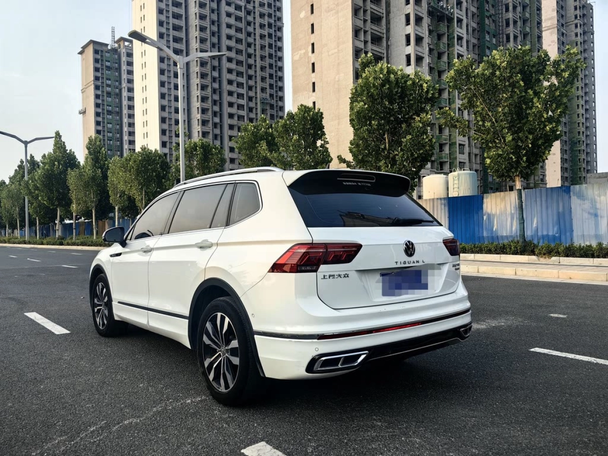 VOLKSWAGEN TIGUAN L
