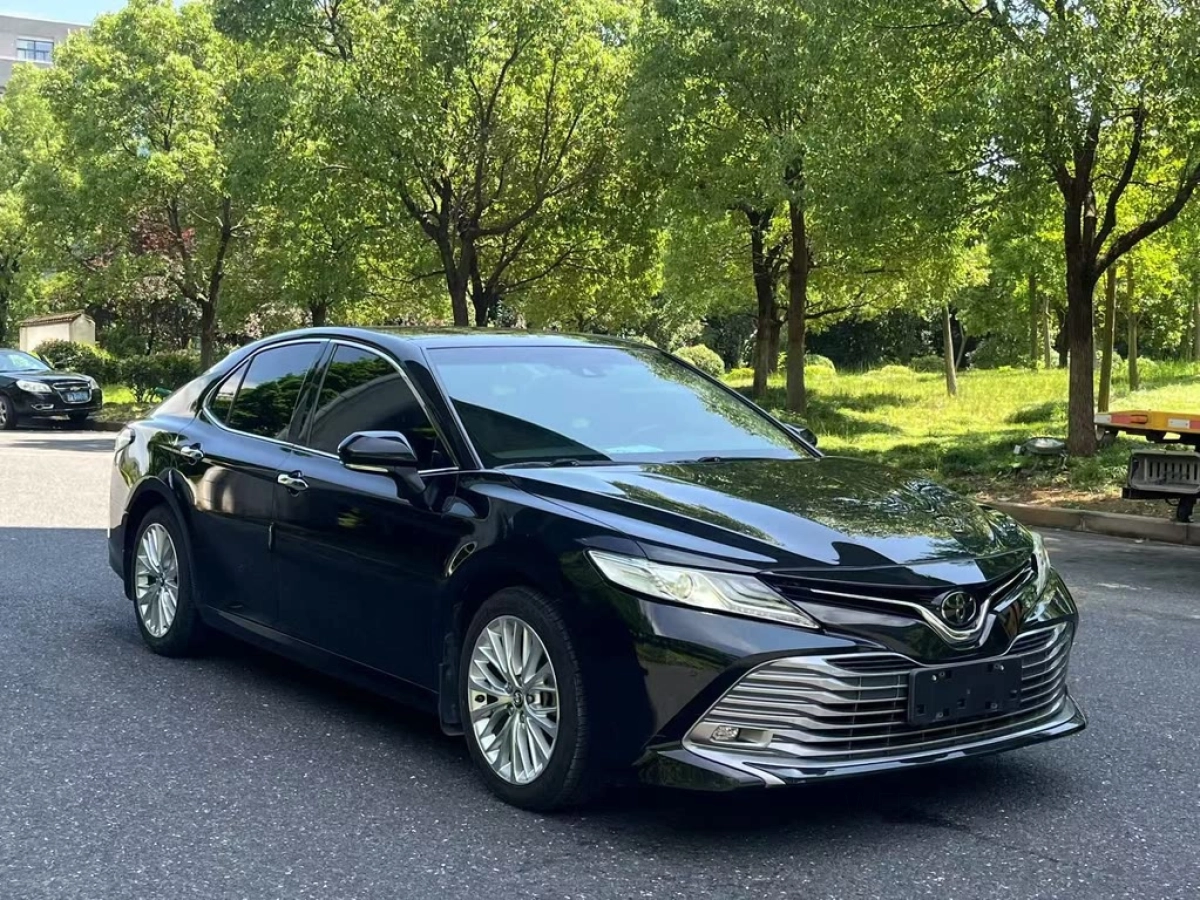 TOYOTA CAMRY