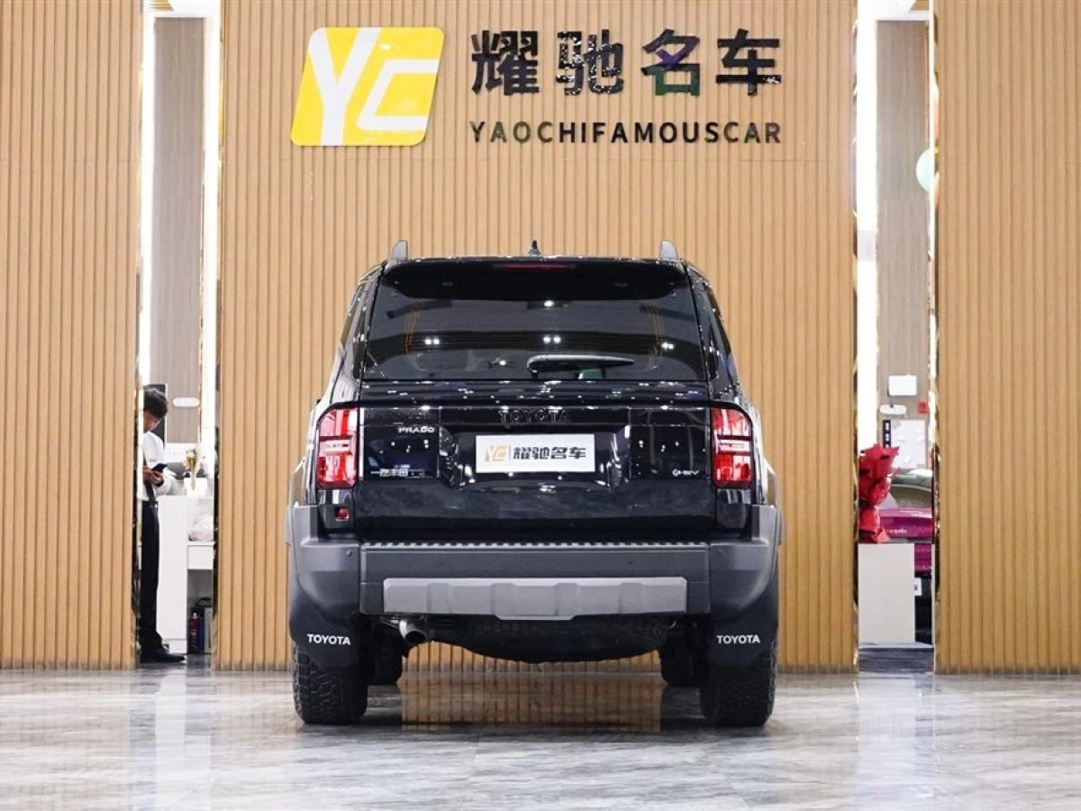 TOYOTA PRADO