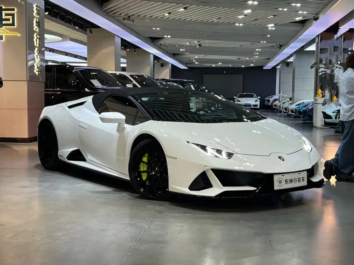 LAMBORGHINI HURACAN