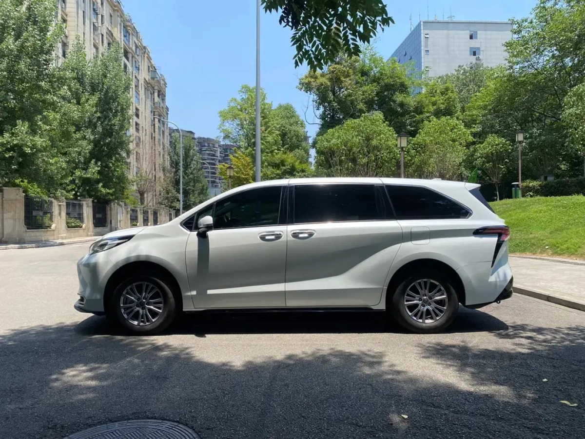 TOYOTA SIENNA SIENNA