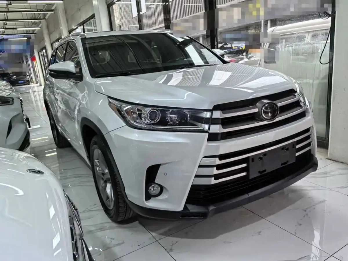 TOYOTA HIGHLANDER