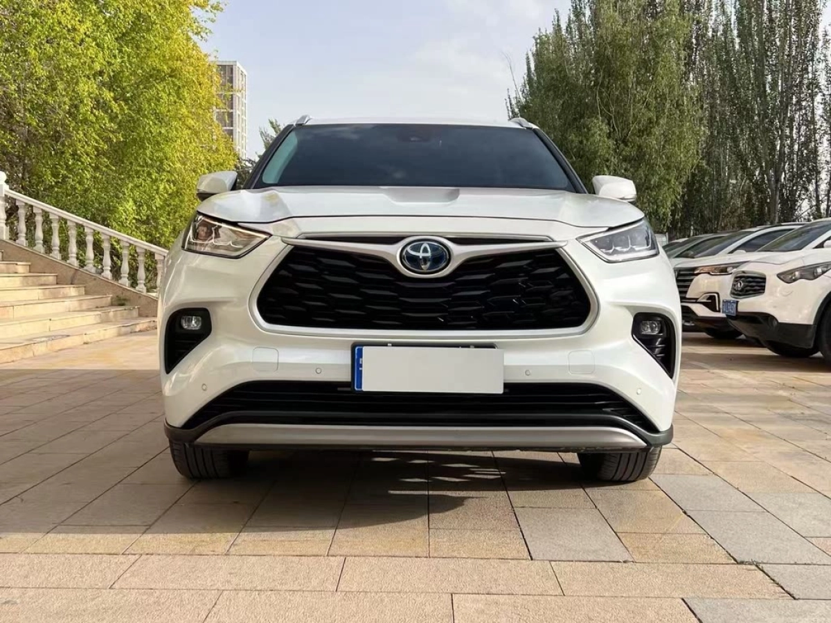 TOYOTA HIGHLANDER