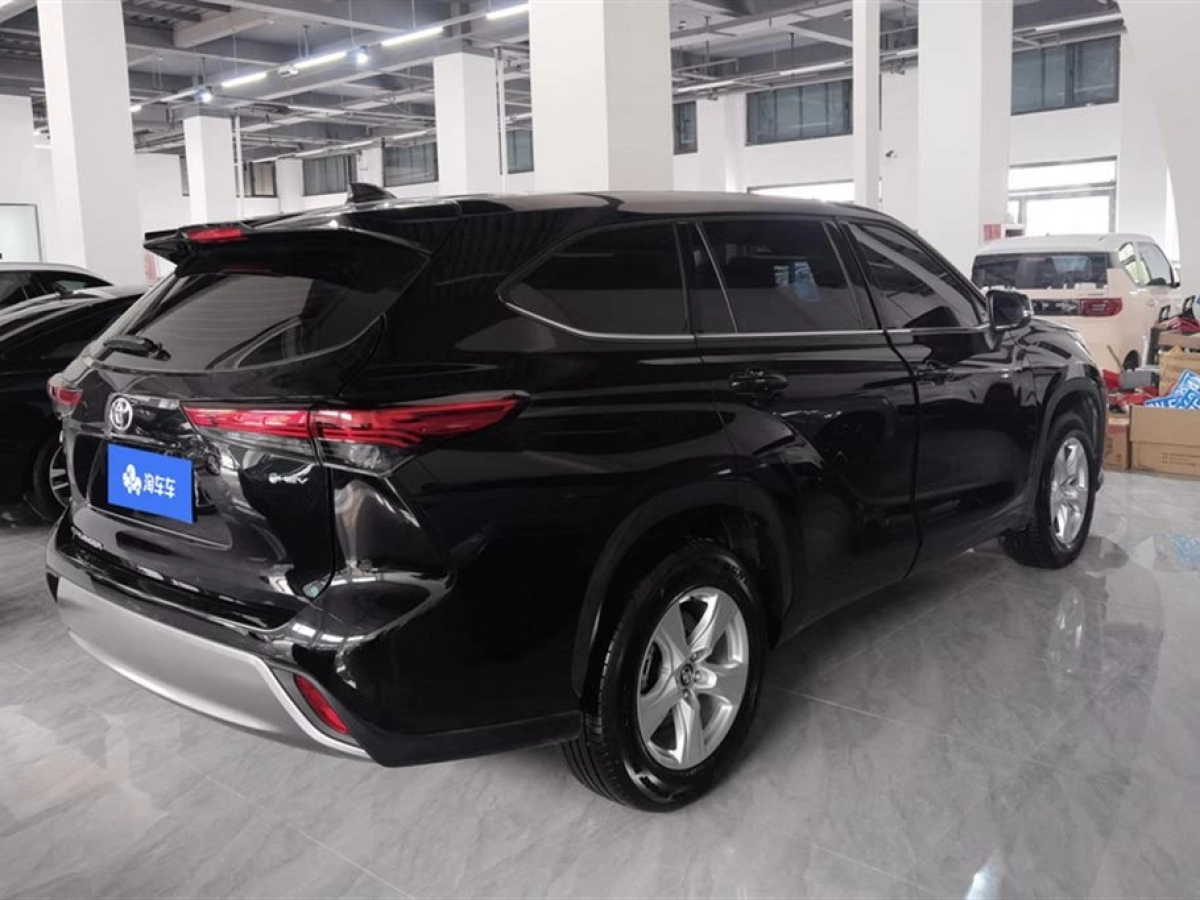 TOYOTA HIGHLANDER