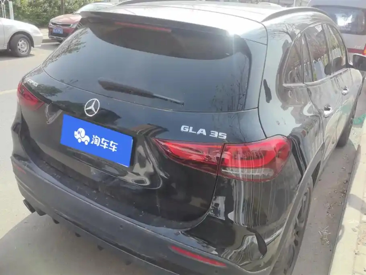 MERCEDES BENZ GLA AMG