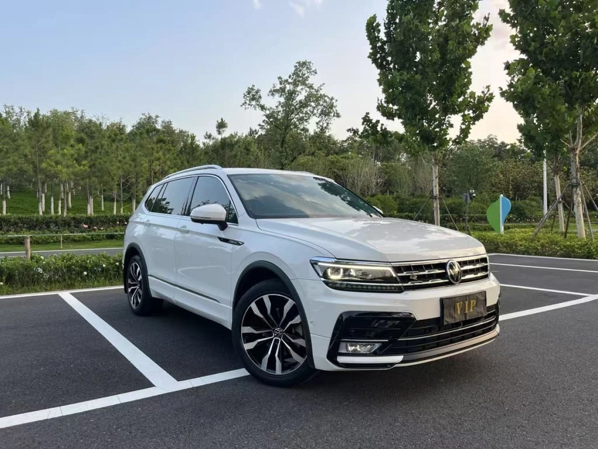 VOLKSWAGEN TIGUAN L