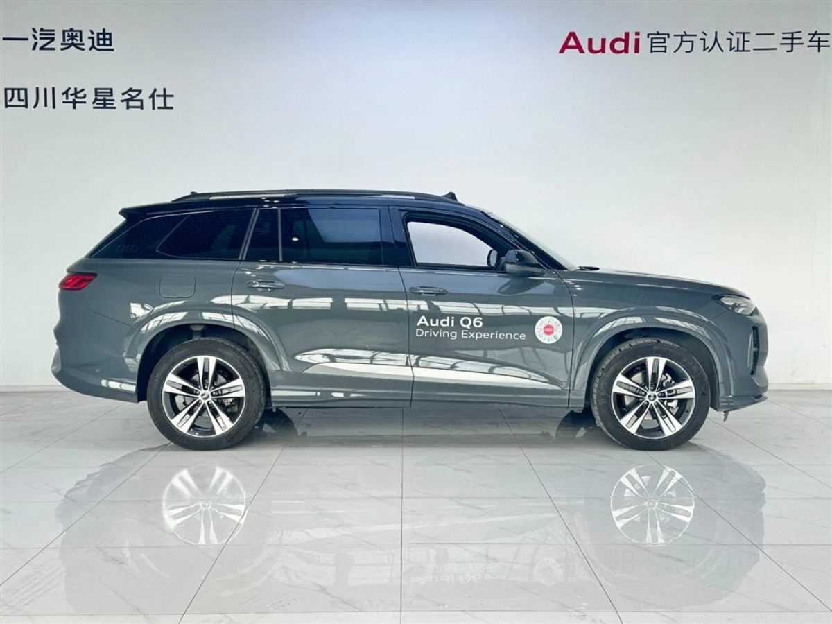 AUDI Q6