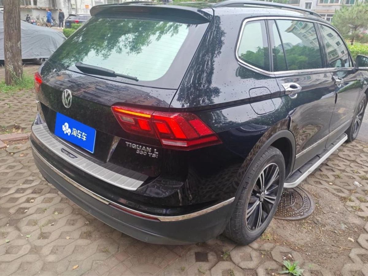 VOLKSWAGEN TIGUAN L
