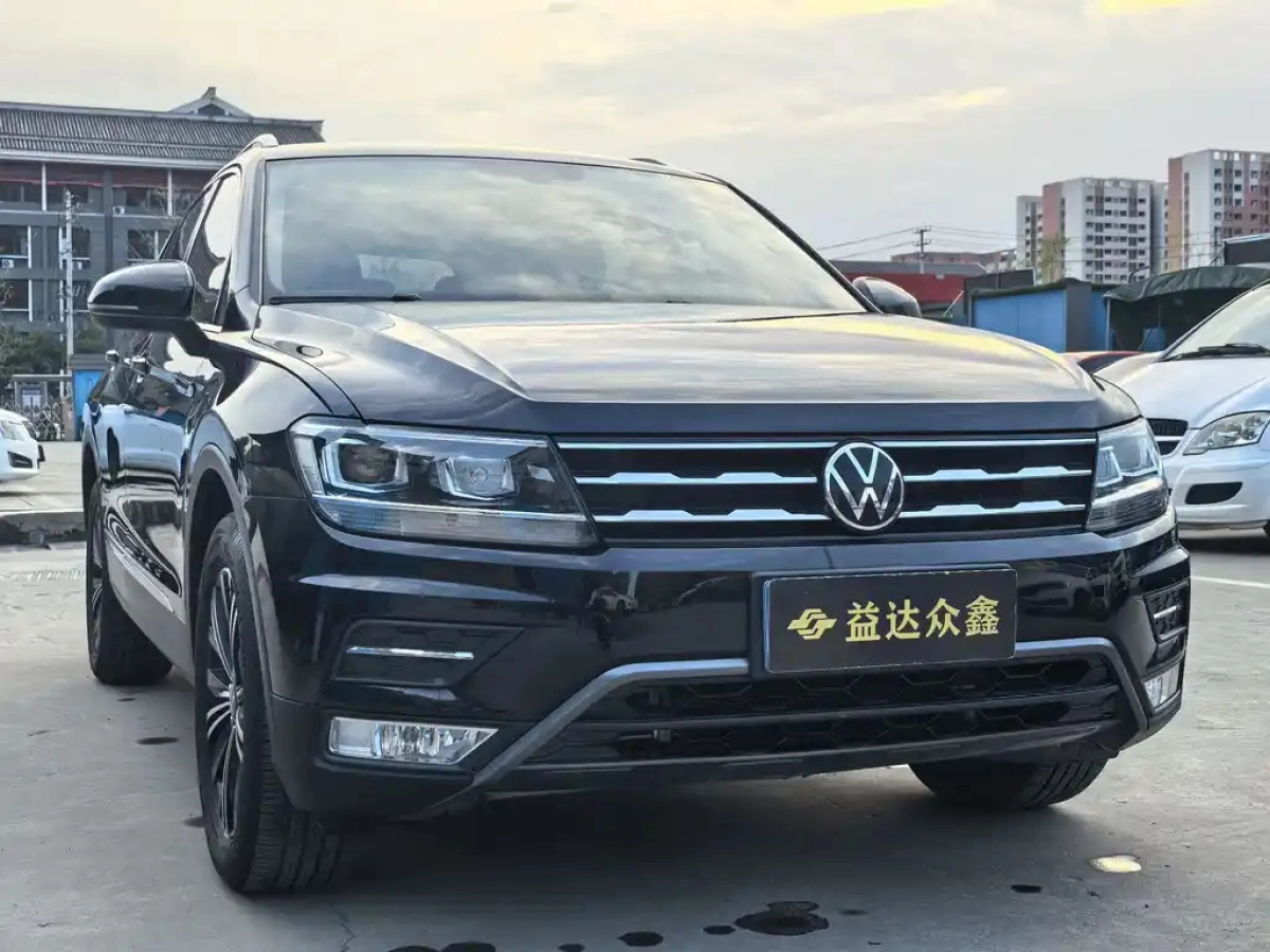 VOLKSWAGEN TIGUAN L