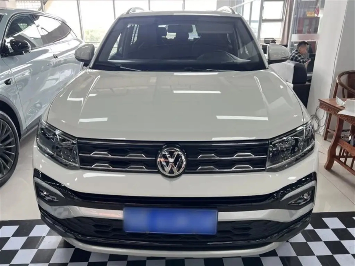 VOLKSWAGEN T-CROSS