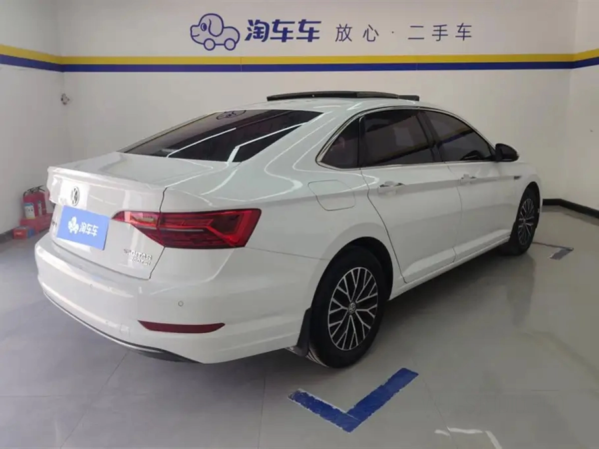 VOLKSWAGEN SAGITAR