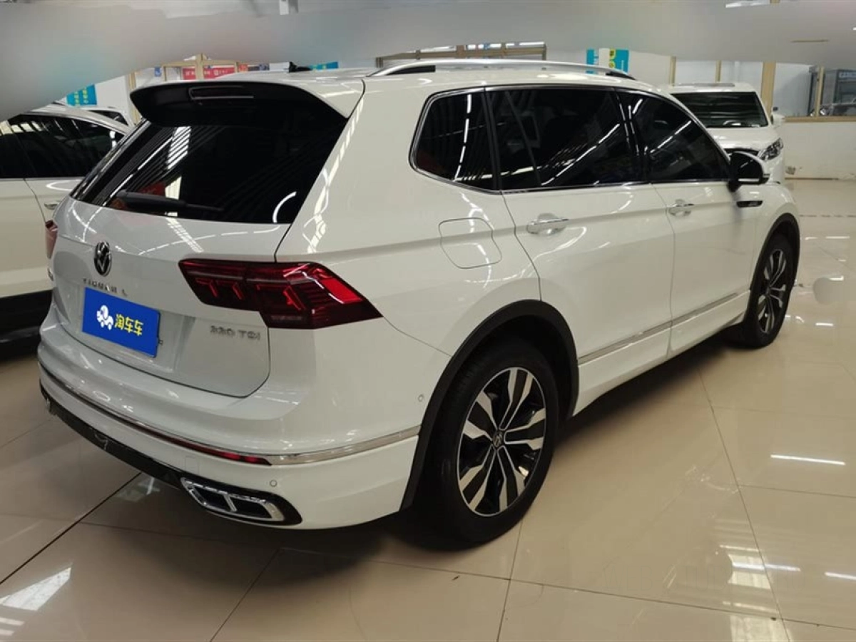 VOLKSWAGEN TIGUAN L