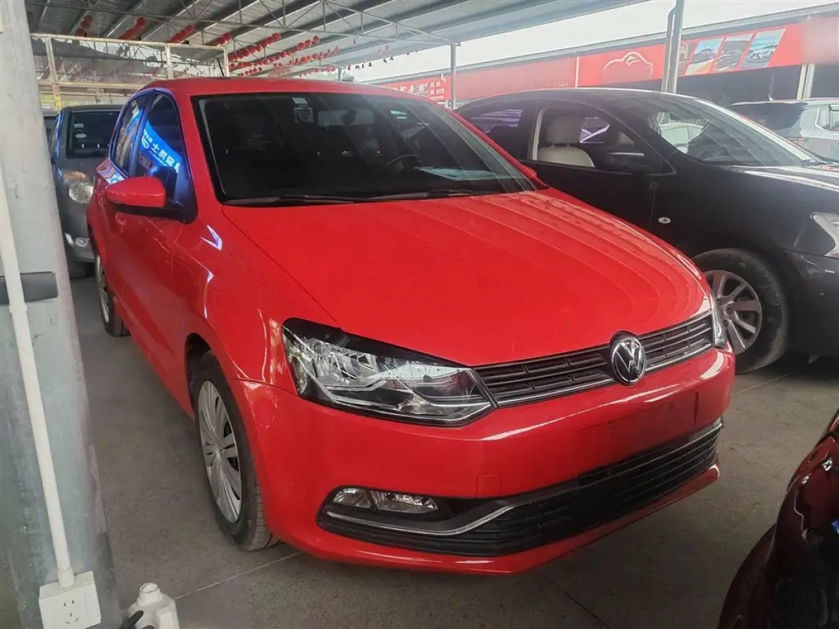 VOLKSWAGEN POLO