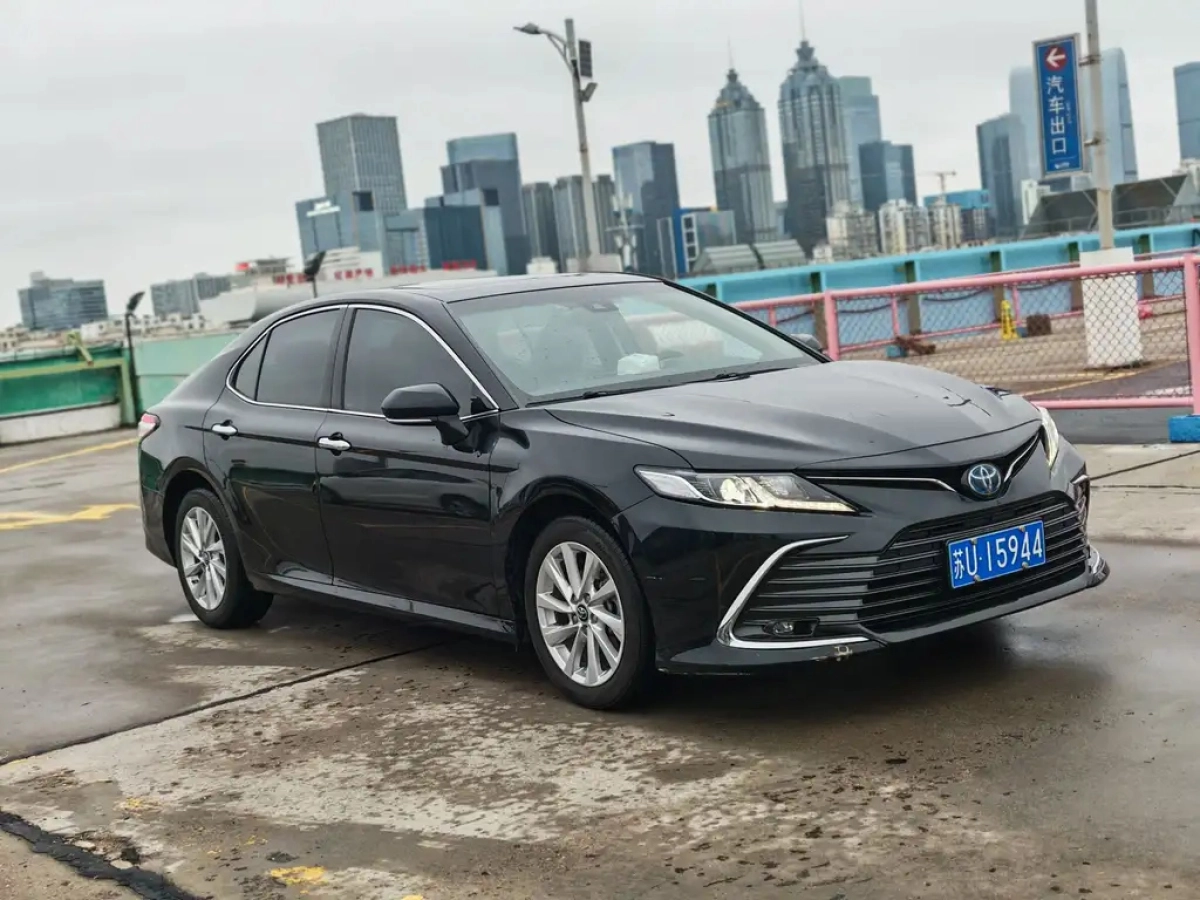 TOYOTA CAMRY