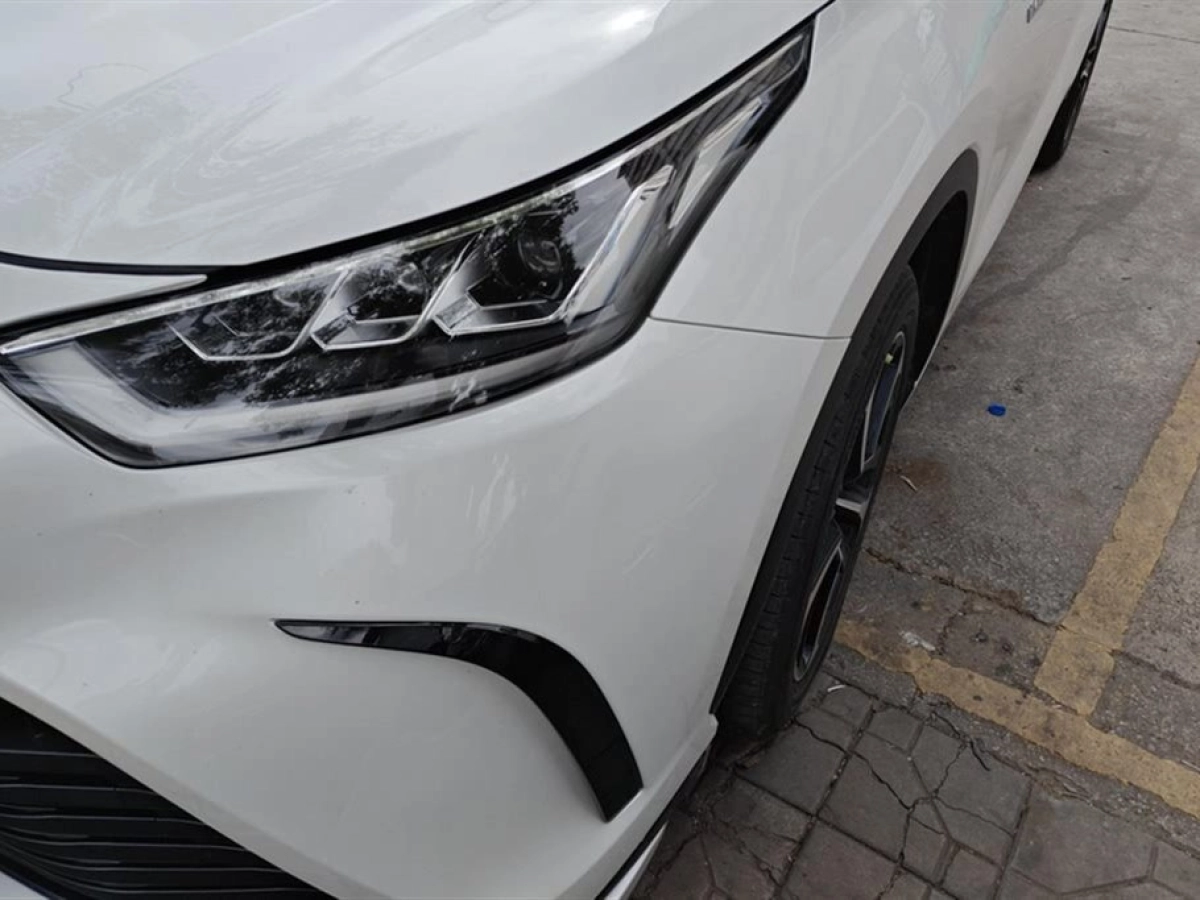 TOYOTA CROWN LUFANG