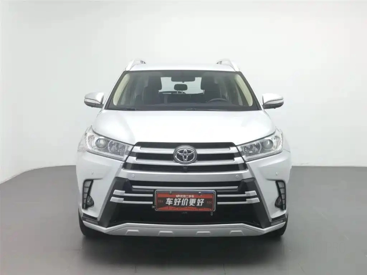 TOYOTA HIGHLANDER