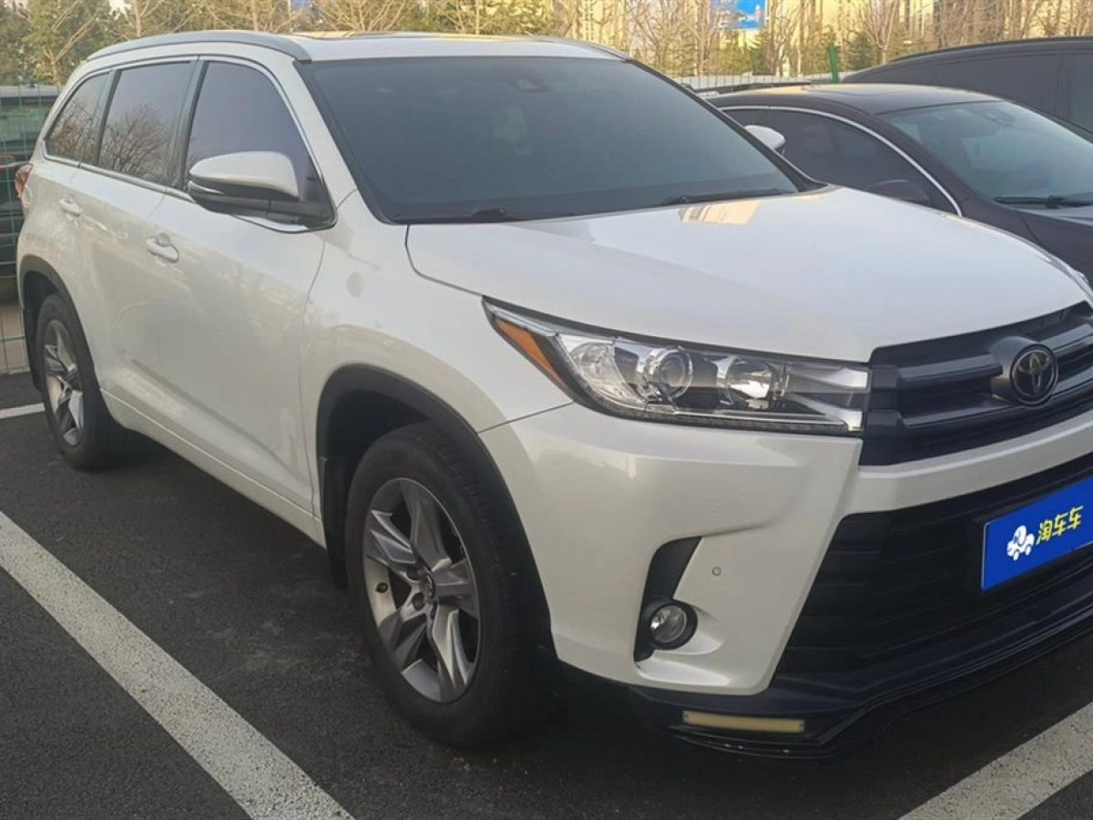 TOYOTA HIGHLANDER