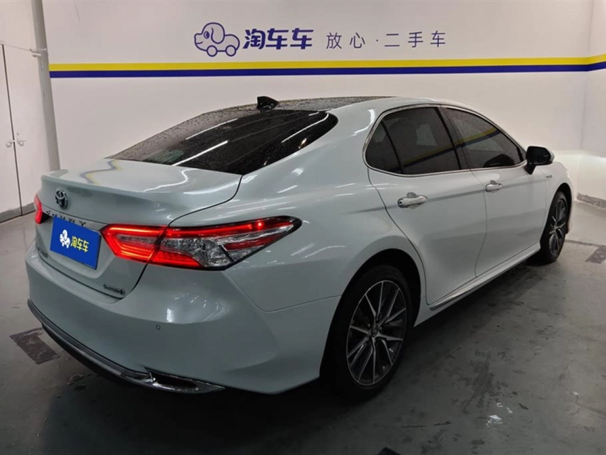 TOYOTA CAMRY