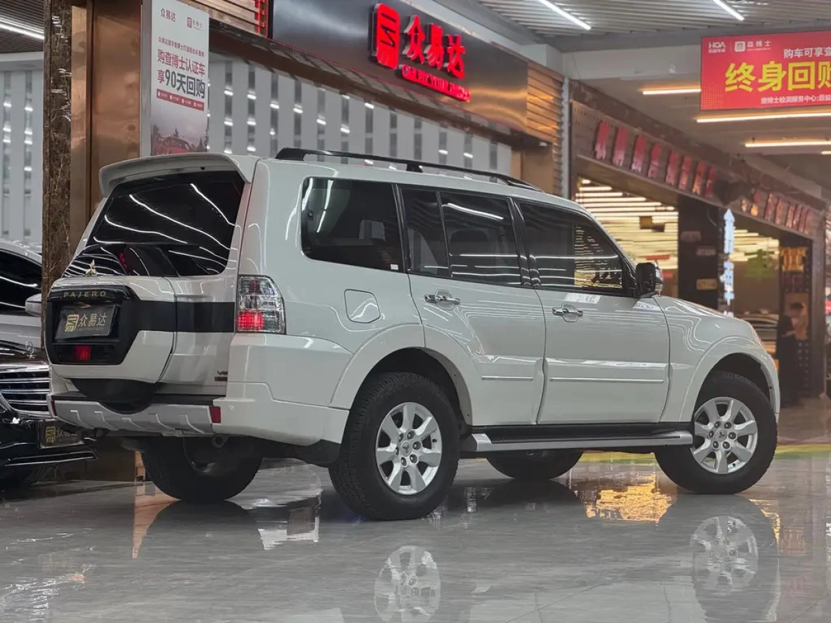 MITSUBISHI PAJERO IMPORT