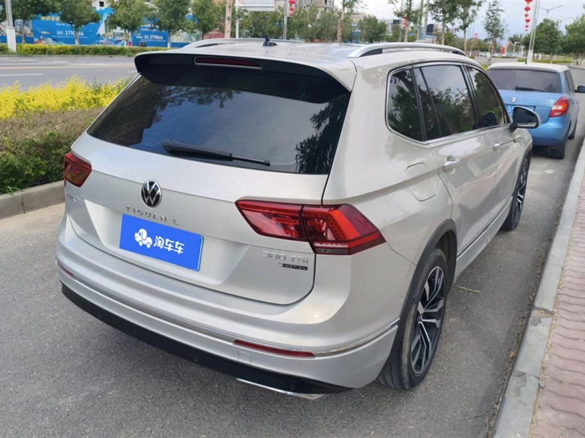 VOLKSWAGEN TIGUAN L