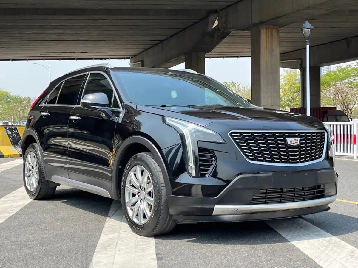 CADILLAC XT4