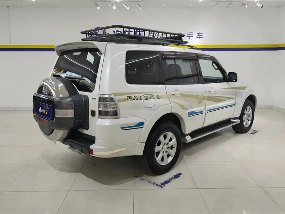 MITSUBISHI PAJERO IMPORT
