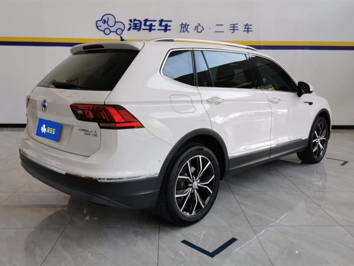 VOLKSWAGEN TIGUAN L