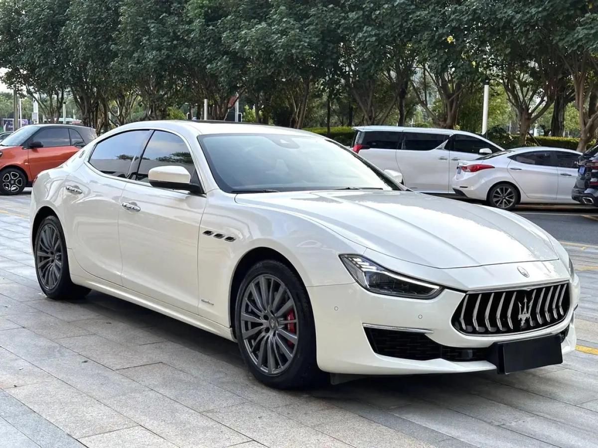 MASERATI GHIBLI