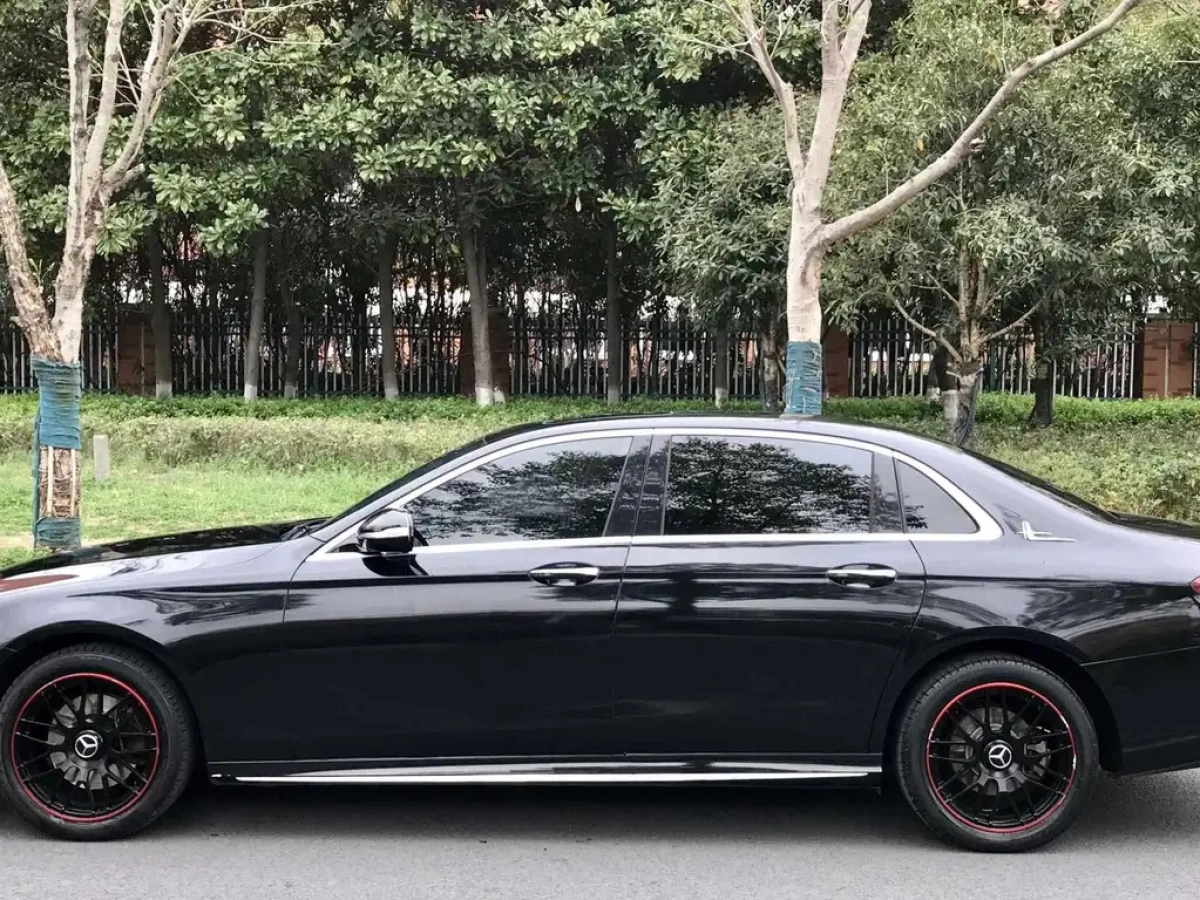 MERCEDES BENZ E-CLASS