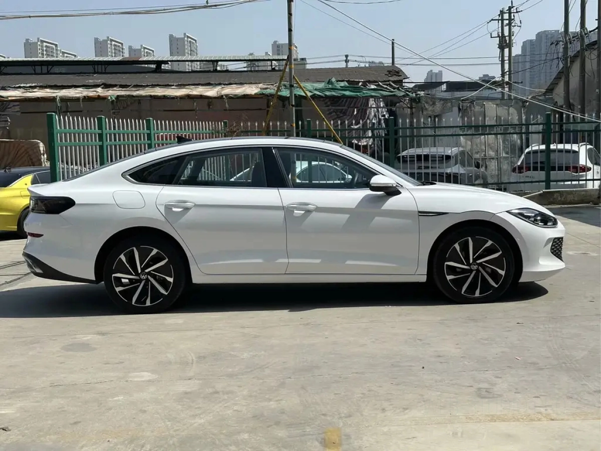 VOLKSWAGEN LAMANDO