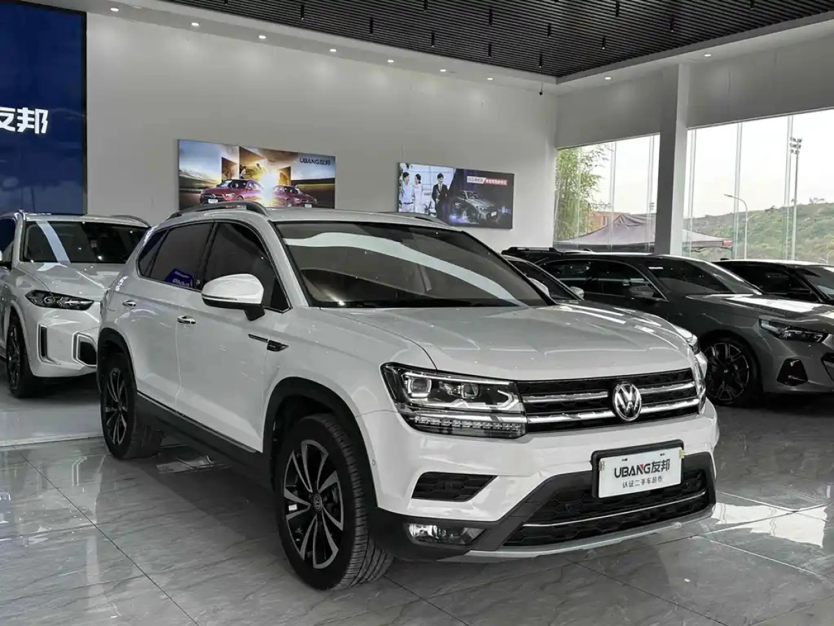 VOLKSWAGEN THARU
