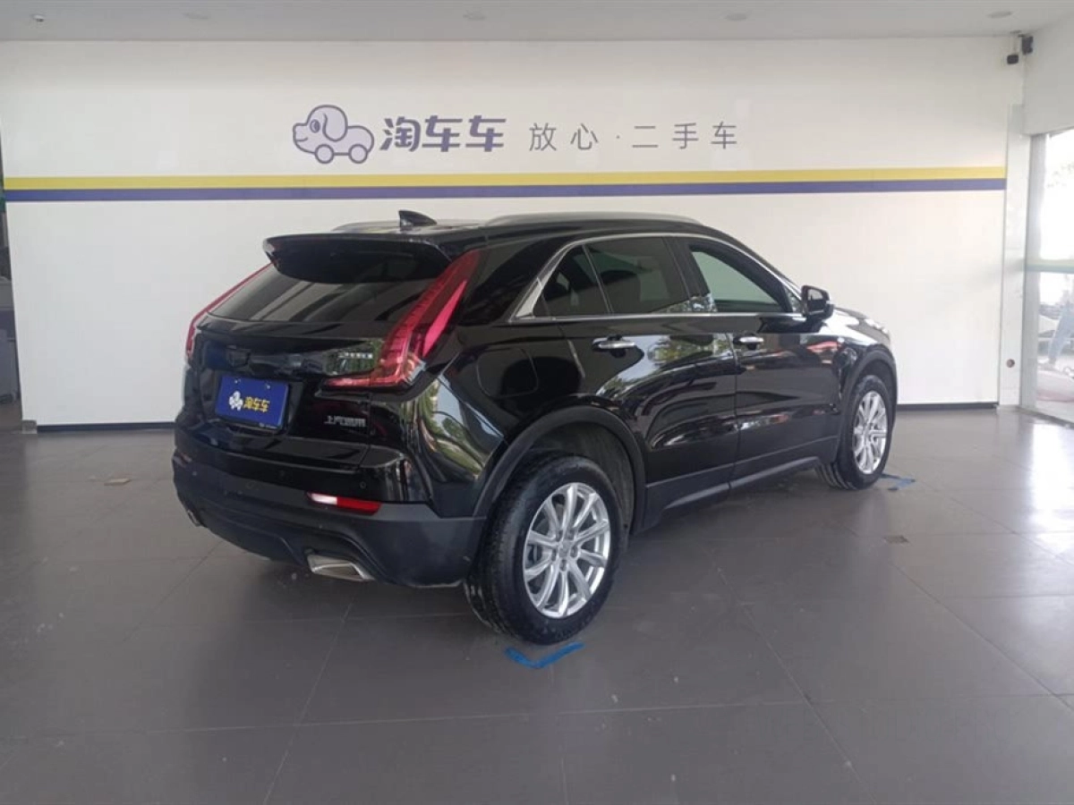 CADILLAC XT4