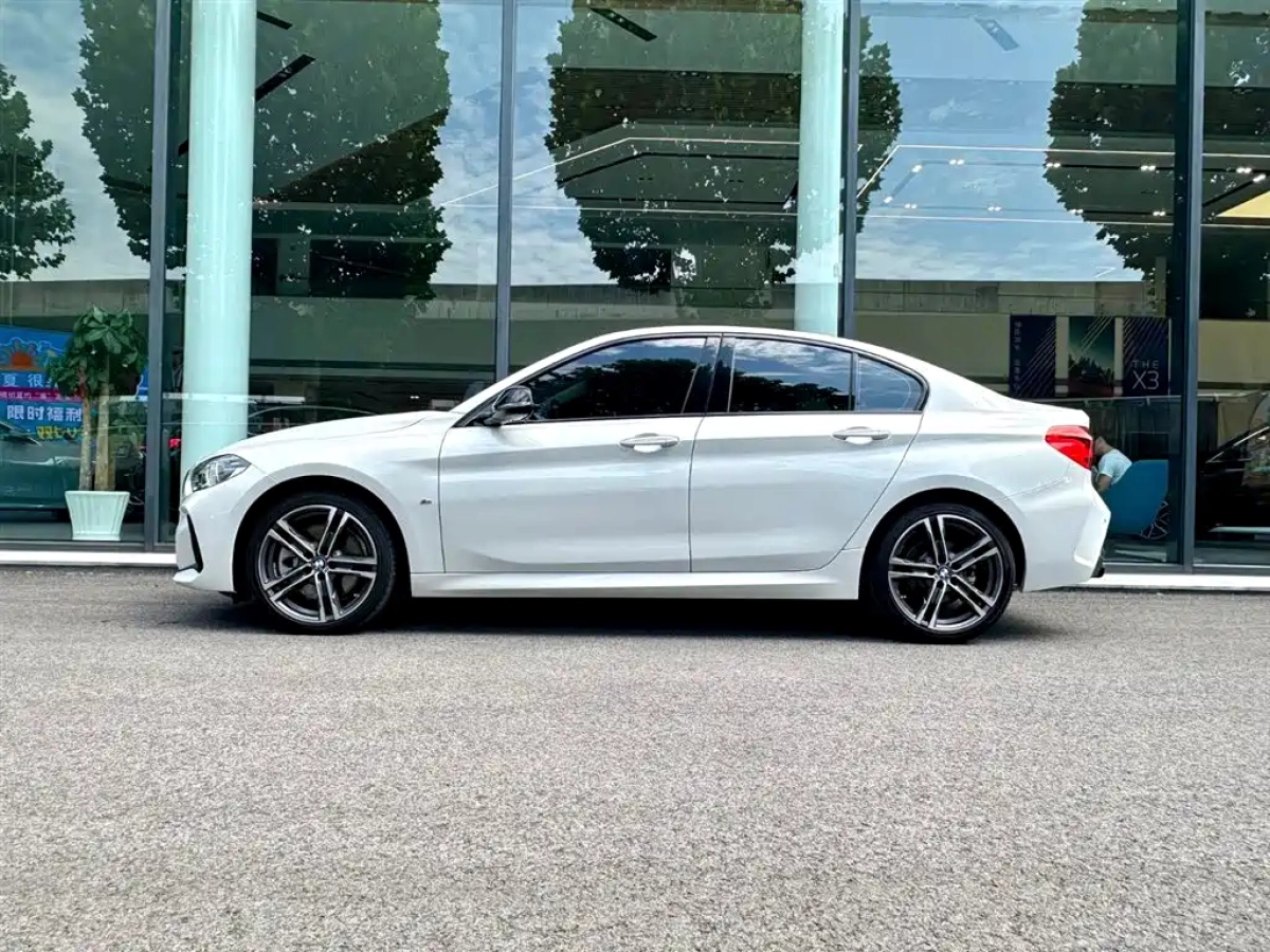 BMW 1-SERIES