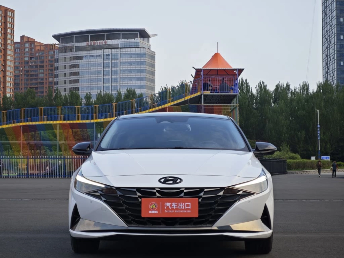 HYUNDAI ELANTRA